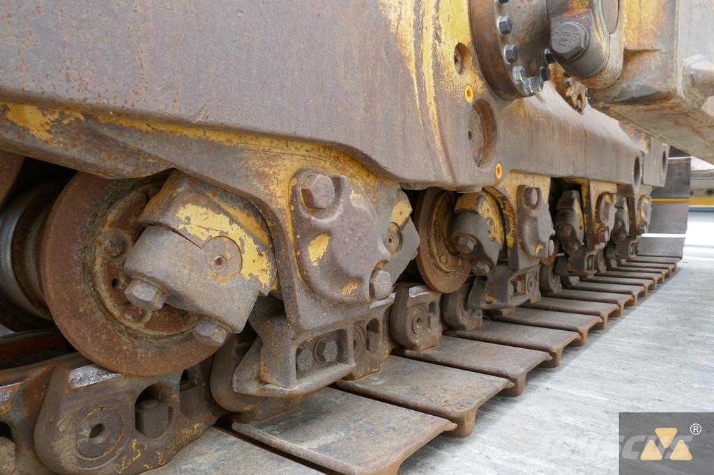 CAT D8T 履帶推土機
