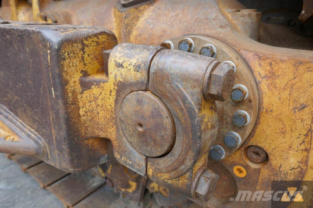 CAT D8T 履帶推土機