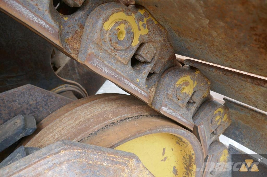 CAT D8T 履帶推土機