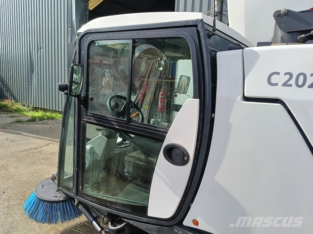 Bucher C202 CityCat 2020 vacuum sweeper bezemwagen Zametací stroje