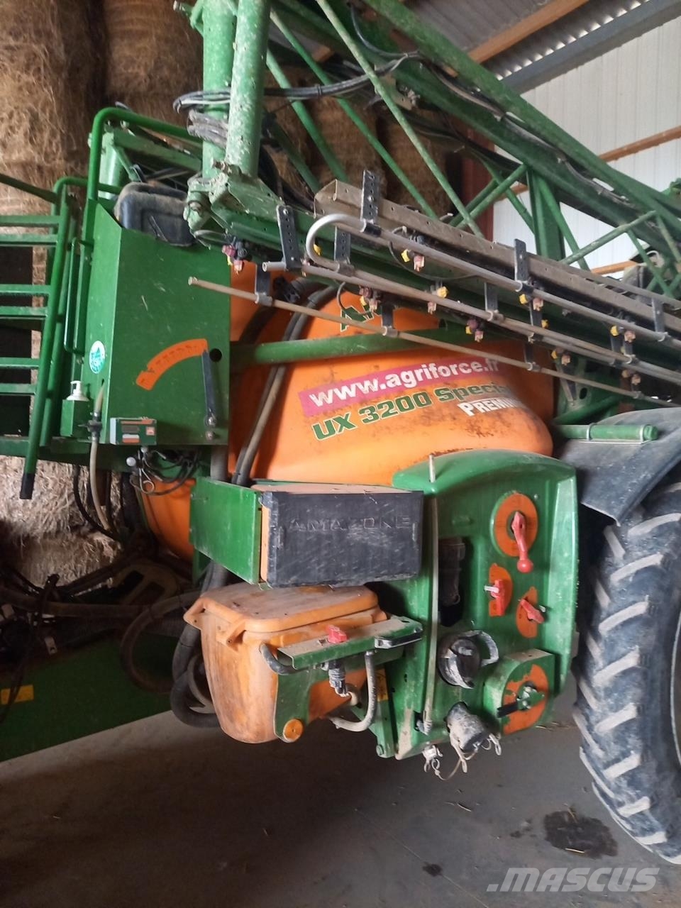 Amazone UX 3200 Spécial Premium Irroratrici trainate