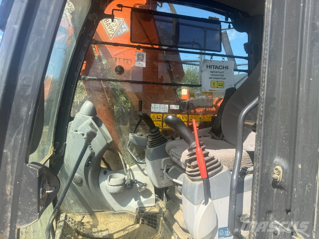 Hitachi ZX 135 USb-6 Kāpurķēžu ekskavatori