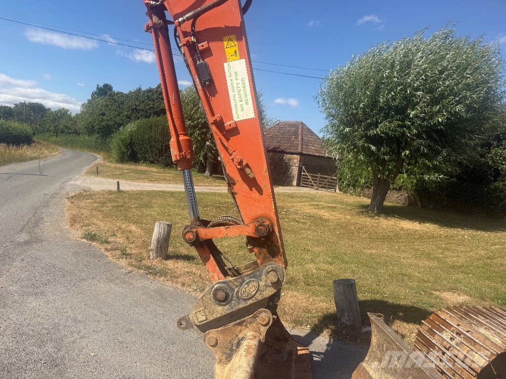 Hitachi ZX 135 USb-6 Kāpurķēžu ekskavatori