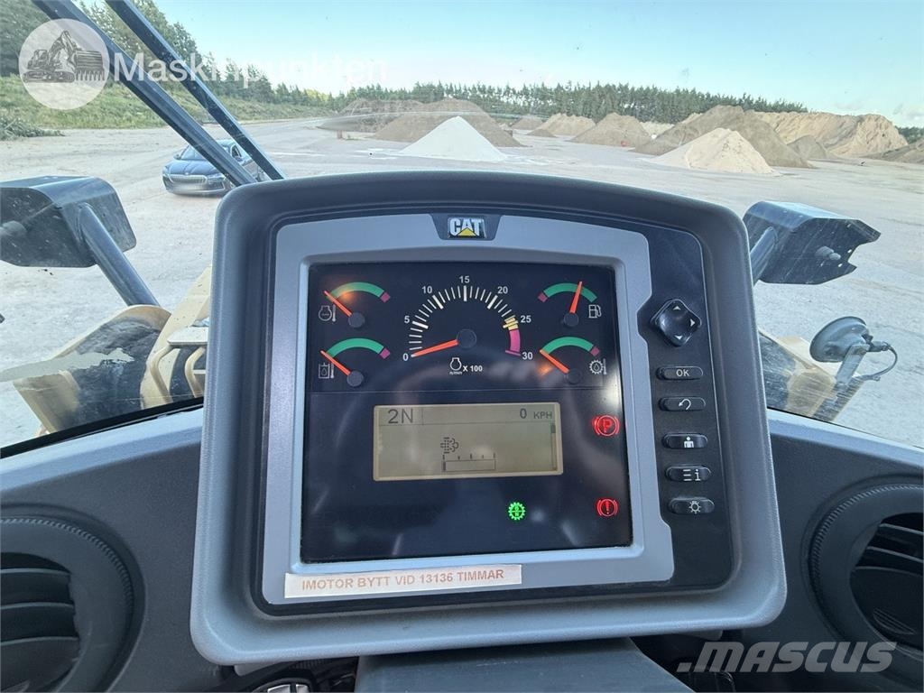 CAT 962K 輪式推土機