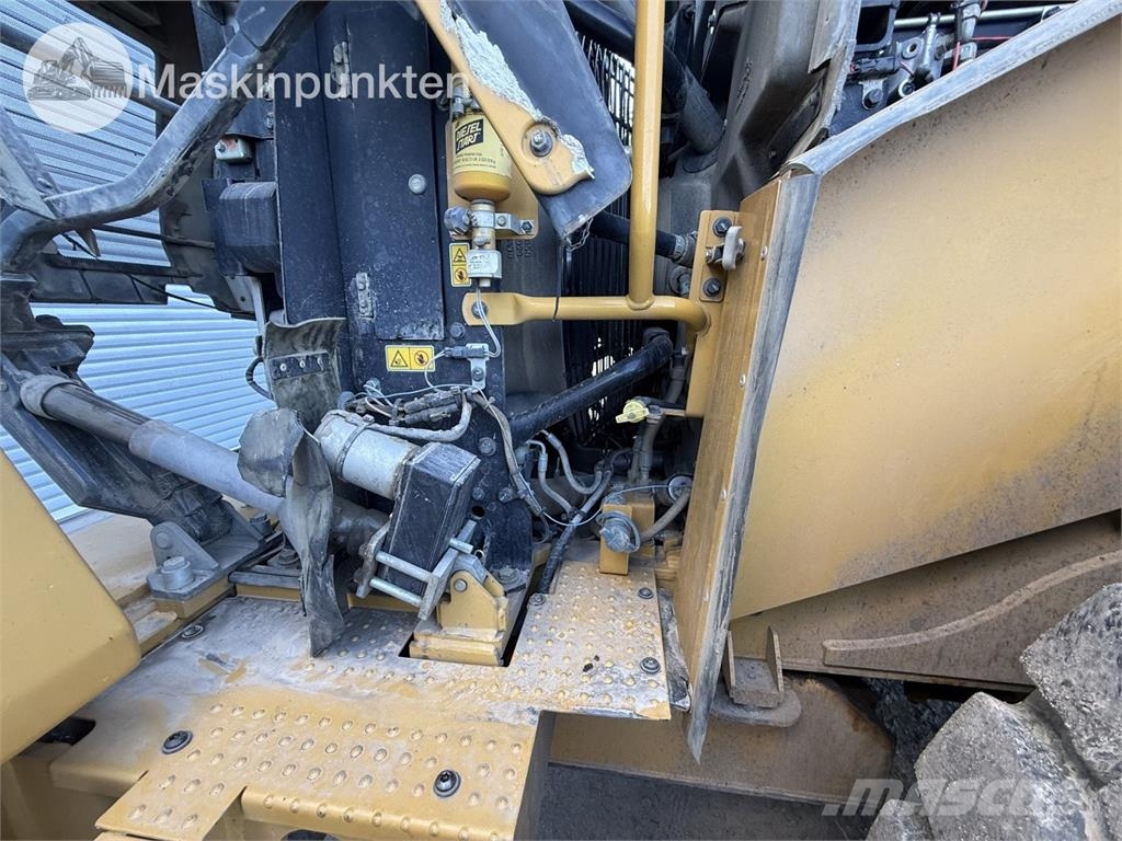 CAT 962K 輪式推土機