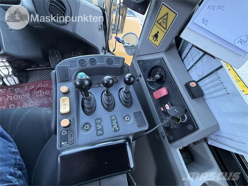 CAT 962K 輪式推土機