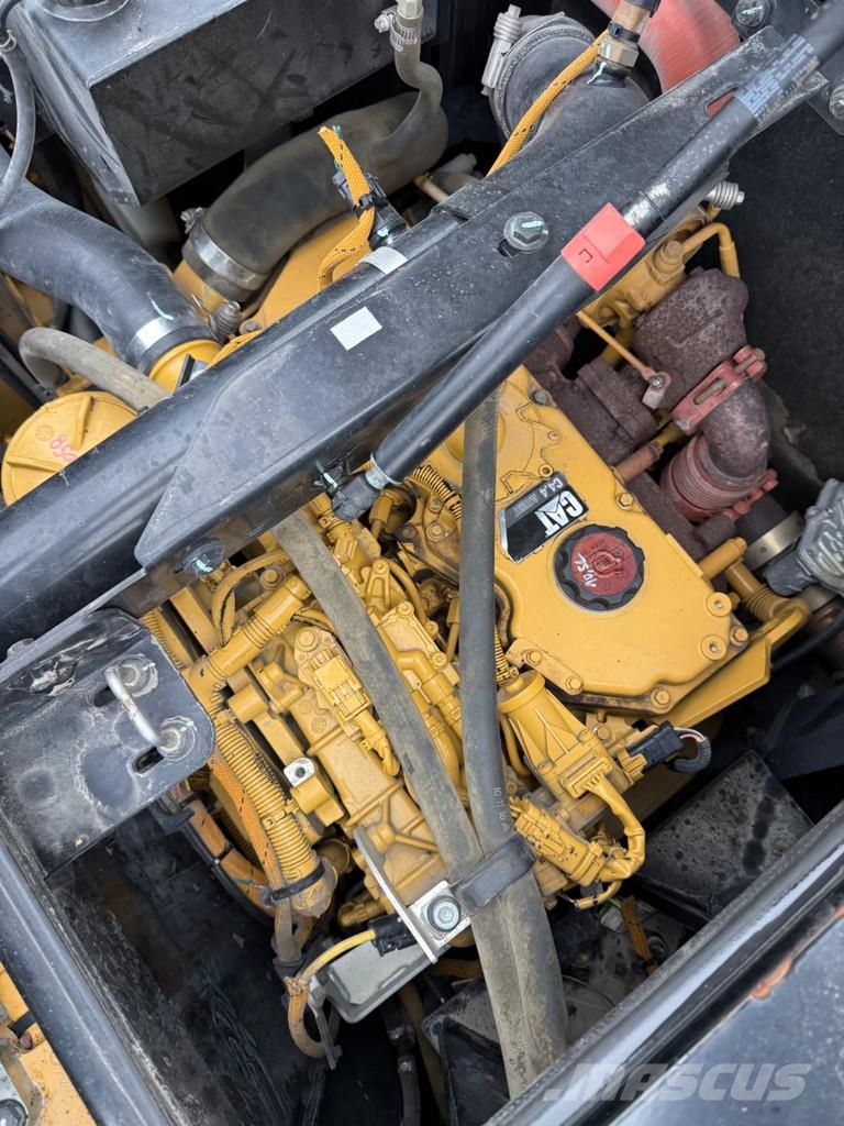 CAT M315F Ekskavatori uz riteņiem