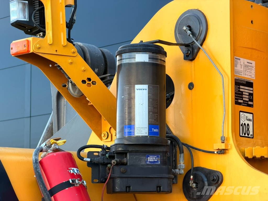 Volvo L 180 H Kunnostettu kauha, Vaaka Radlader