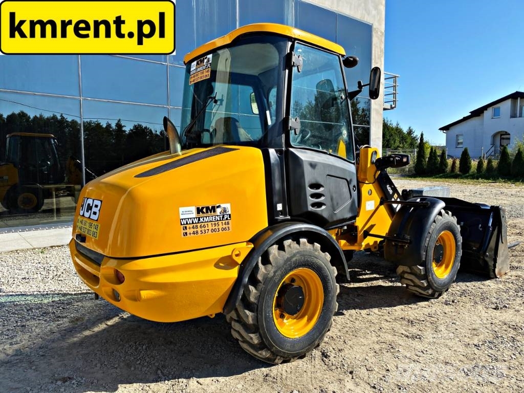 JCB 406 Kolesni nakladalci