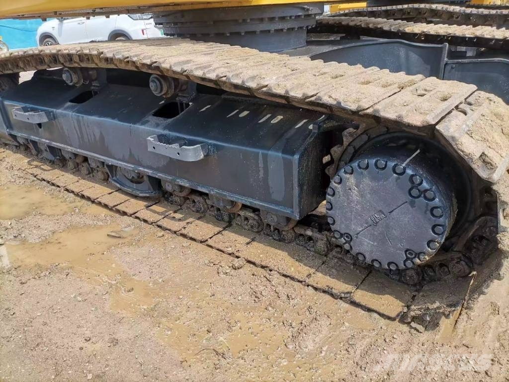 Komatsu PC 220-8 Crawler excavators