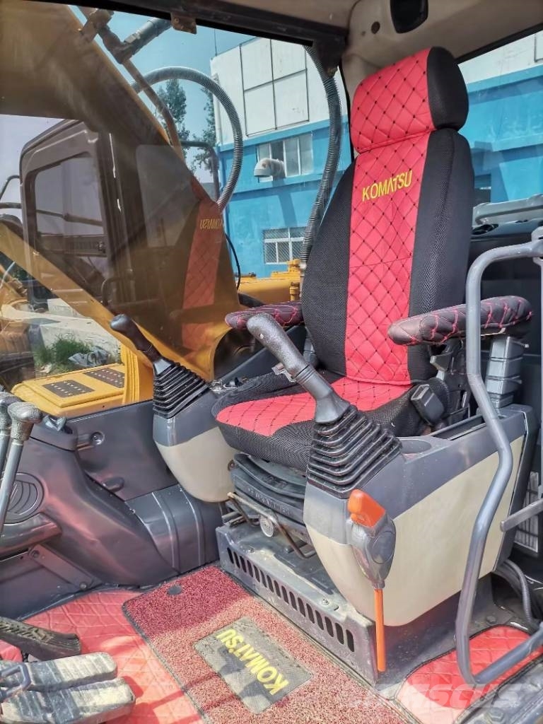 Komatsu PC 220-8 Crawler excavators