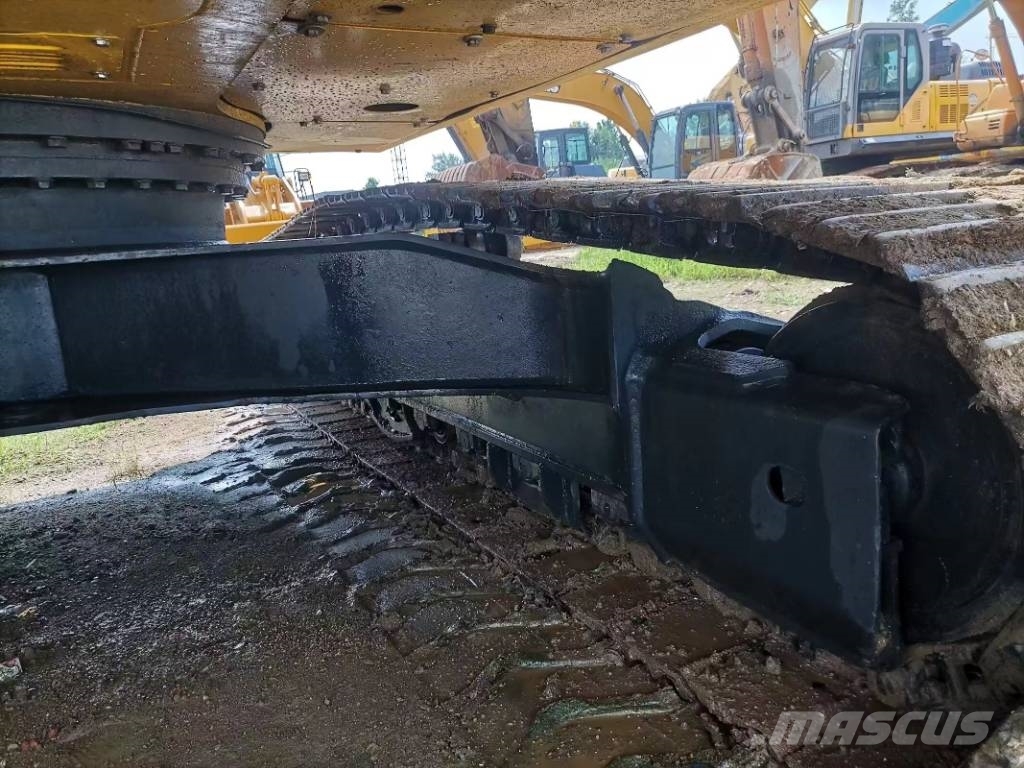 Komatsu PC 220-8 Crawler excavators