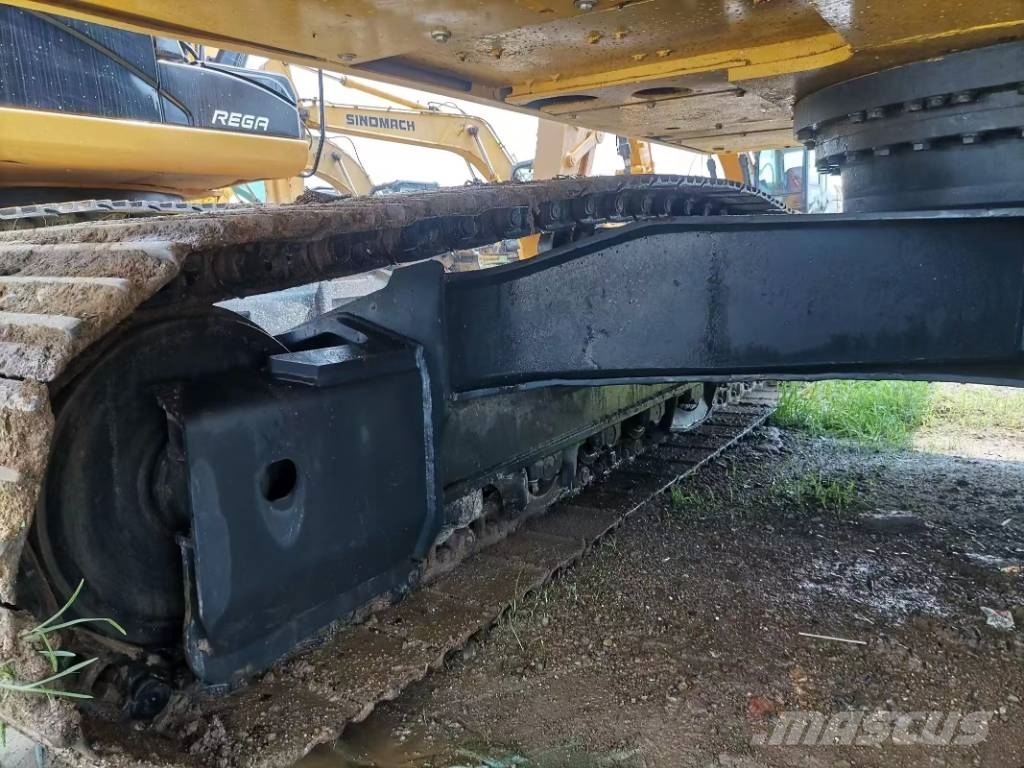 Komatsu PC 220-8 Crawler excavators