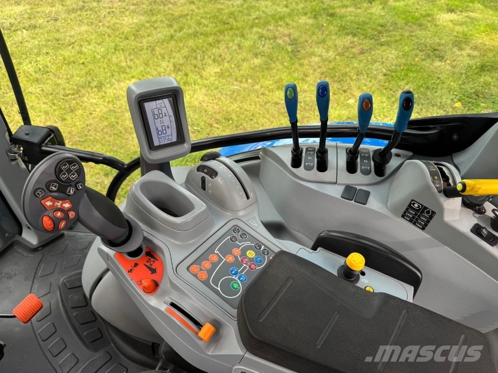 New Holland T6.180 트랙터