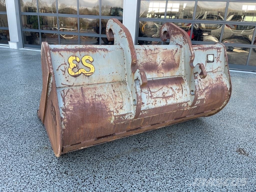 Eurosteel Crane bucket / Kraanbak 220cm 2600 liter CW45 Cucharones