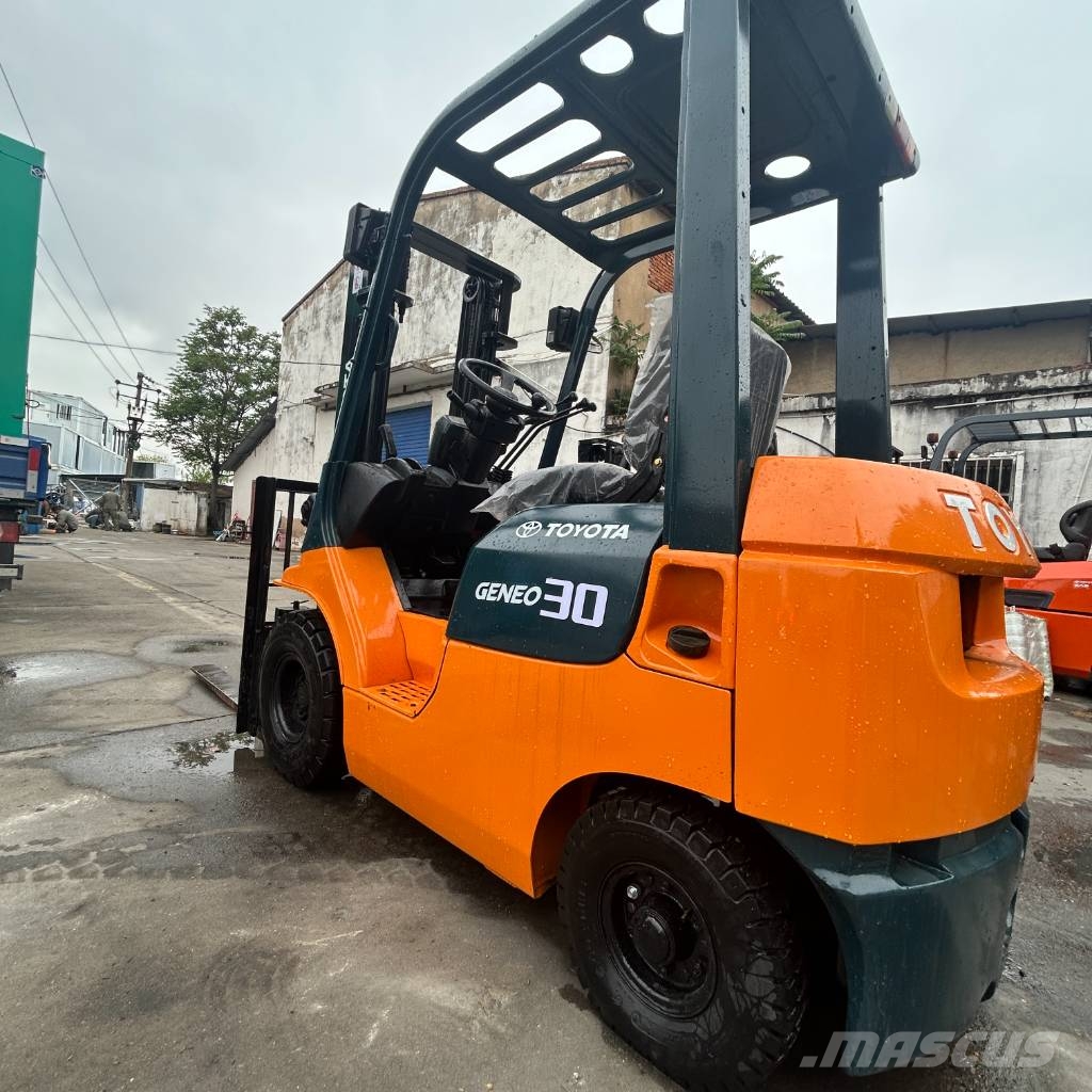 Toyota 3t Дизелови камиони