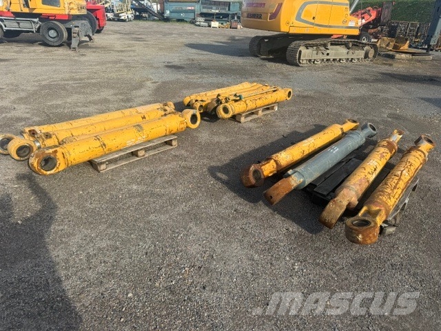 Liebherr R 954 C SIŁOWNIK NAPORU L-2520MM Гидравлическая система