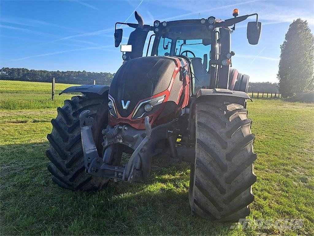 Valtra T254 A Unlimeted Traktorit