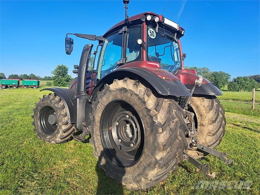 Valtra T254 A Unlimeted Traktorit