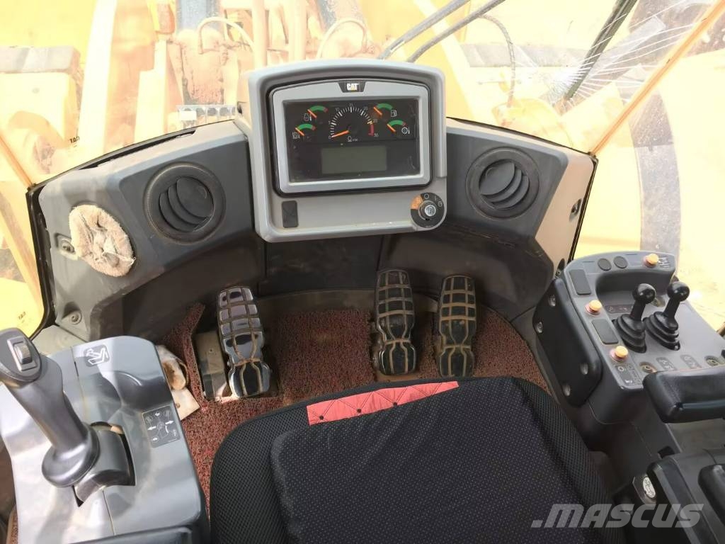 CAT 982 M Pale gommate
