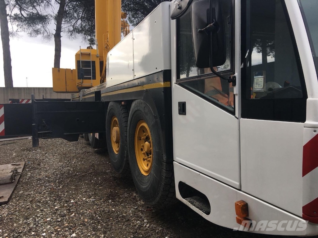 Demag AC 300 Kranen voor alle terreinen