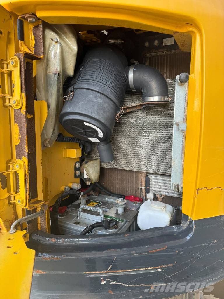 Komatsu PC 138 Kāpurķēžu ekskavatori
