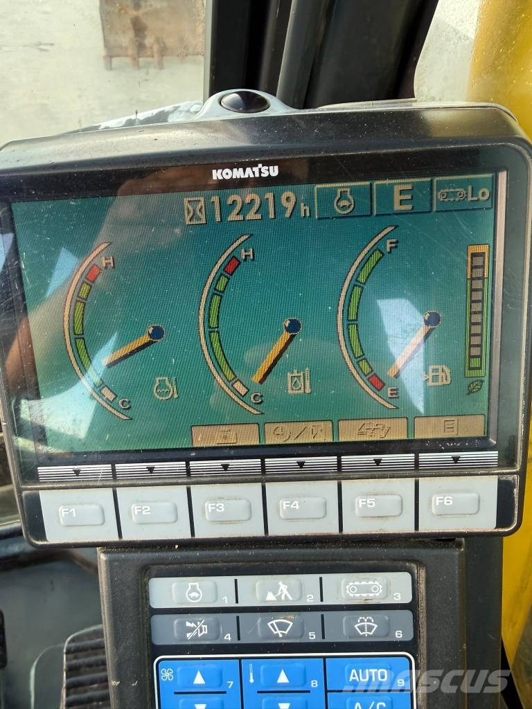 Komatsu PC 138 Kāpurķēžu ekskavatori