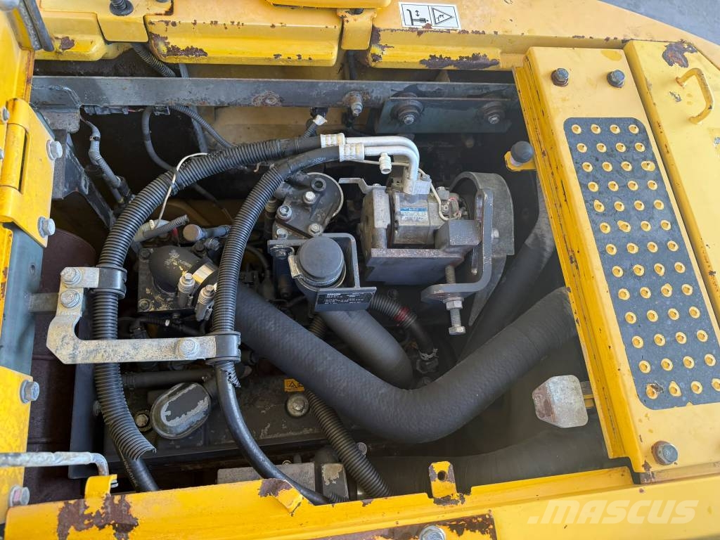 Komatsu PC 138 Kāpurķēžu ekskavatori