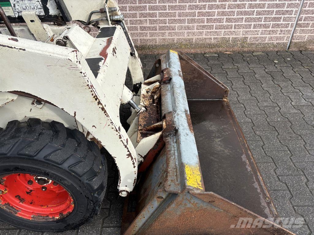 Bobcat 435 Skid steer loaders