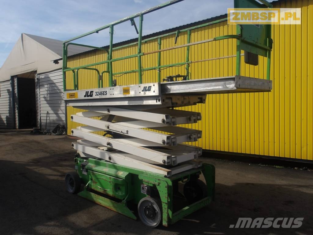 JLG 3246 ES Šķerveida pacēlāji