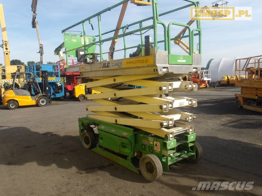 JLG 3246 ES Šķerveida pacēlāji