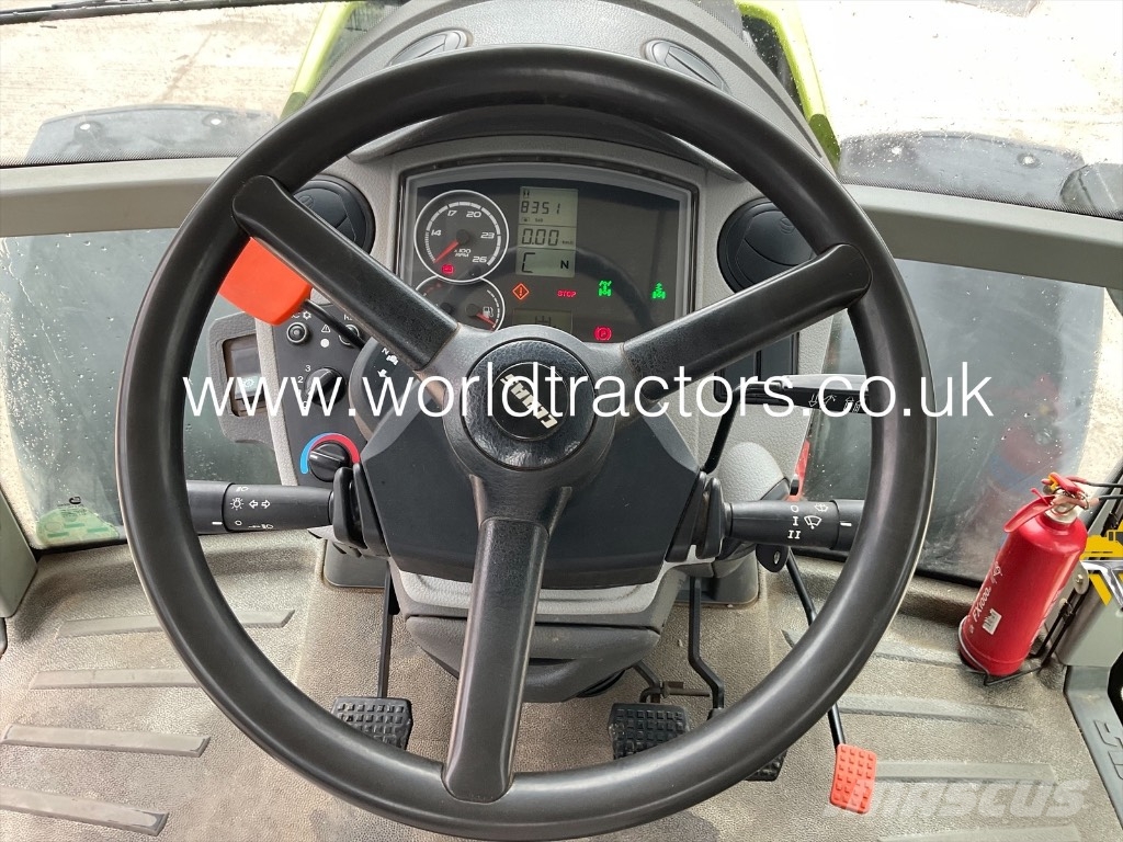 CLAAS Axion 820 Tractors