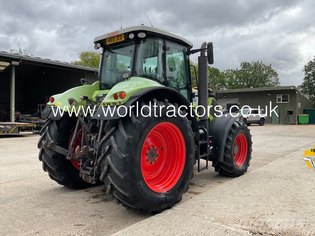CLAAS Axion 820 Tractors
