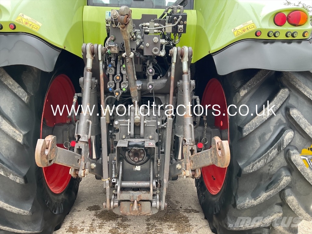 CLAAS Axion 820 Tractors