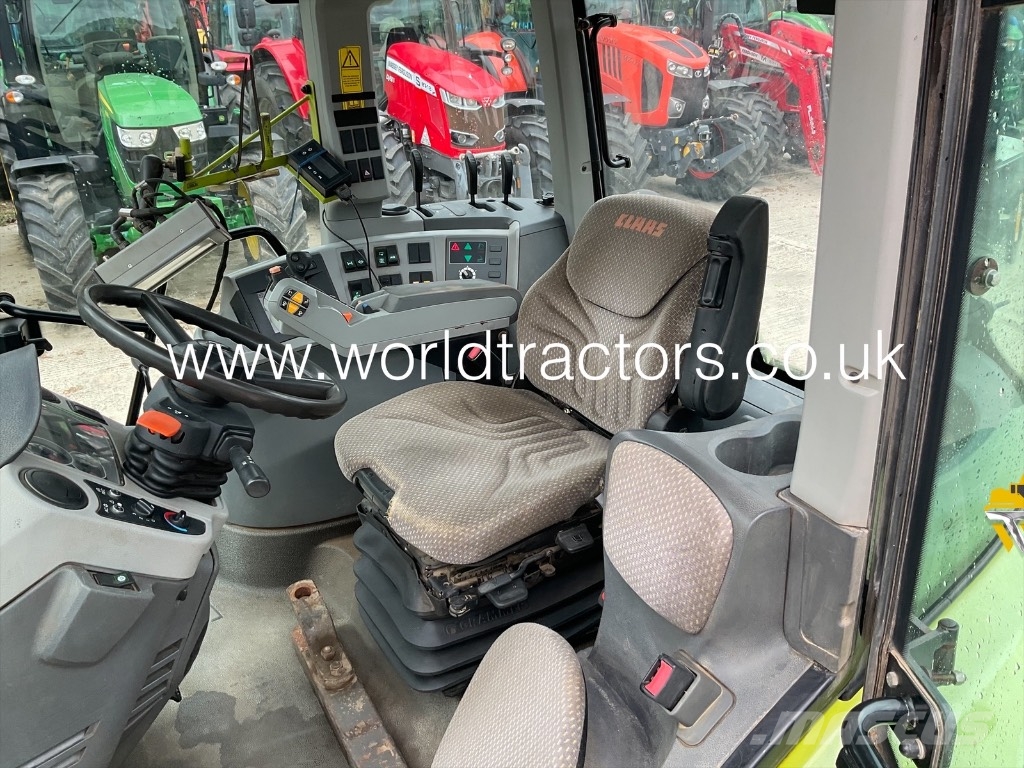CLAAS Axion 820 Tractors
