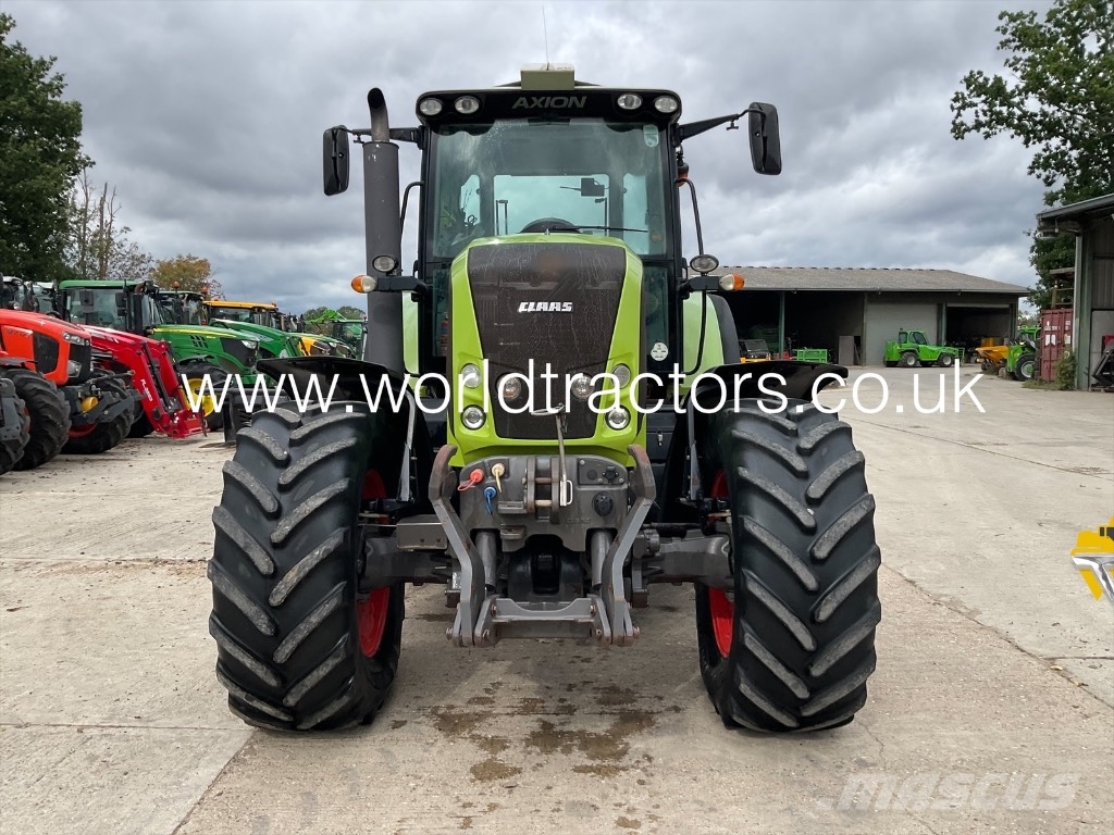 CLAAS Axion 820 Tractors