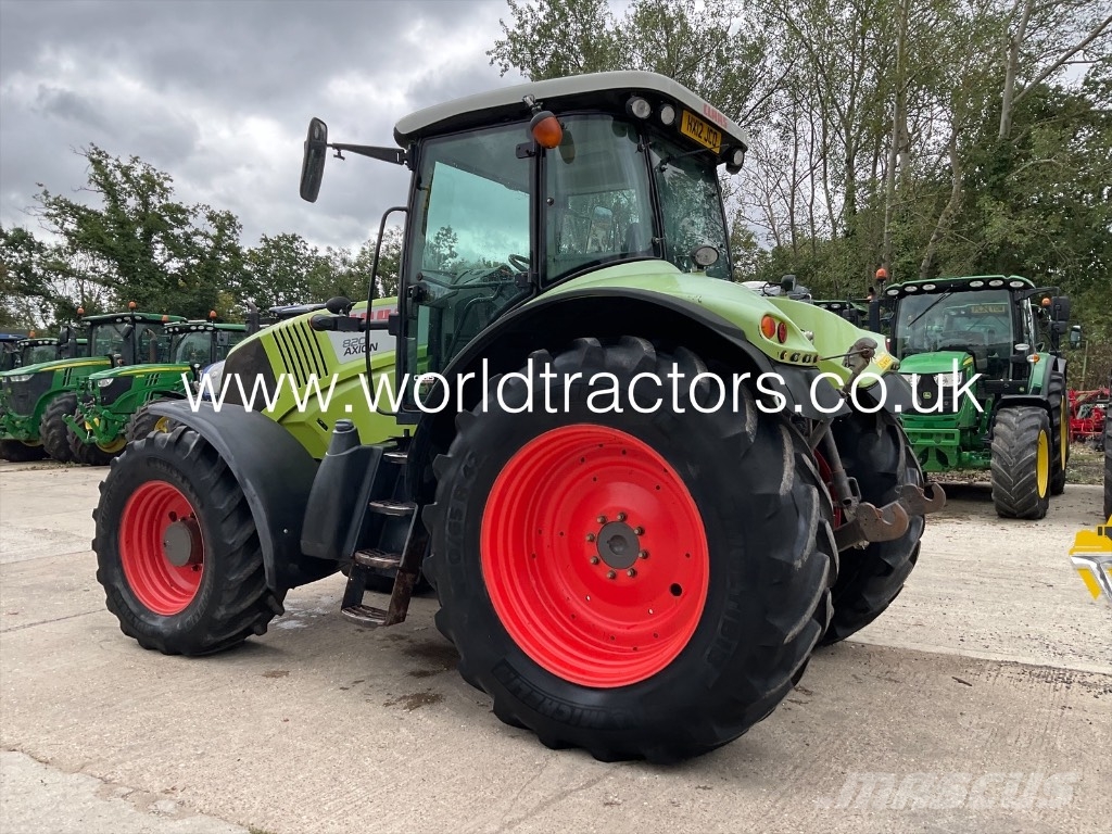 CLAAS Axion 820 Tractors