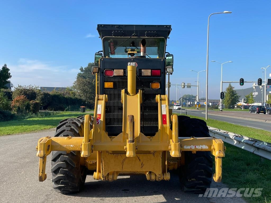 CAT 140k Niveleuse