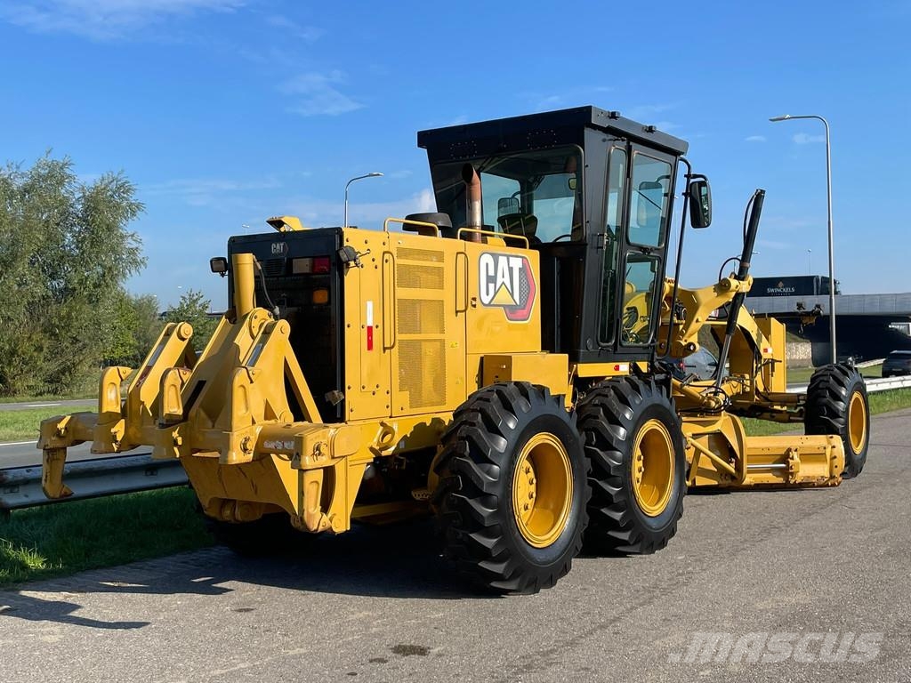 CAT 140k Niveleuse