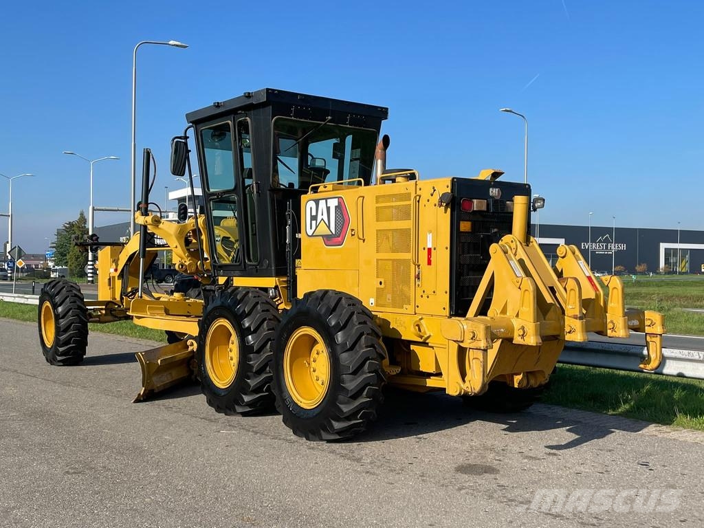 CAT 140k Niveleuse