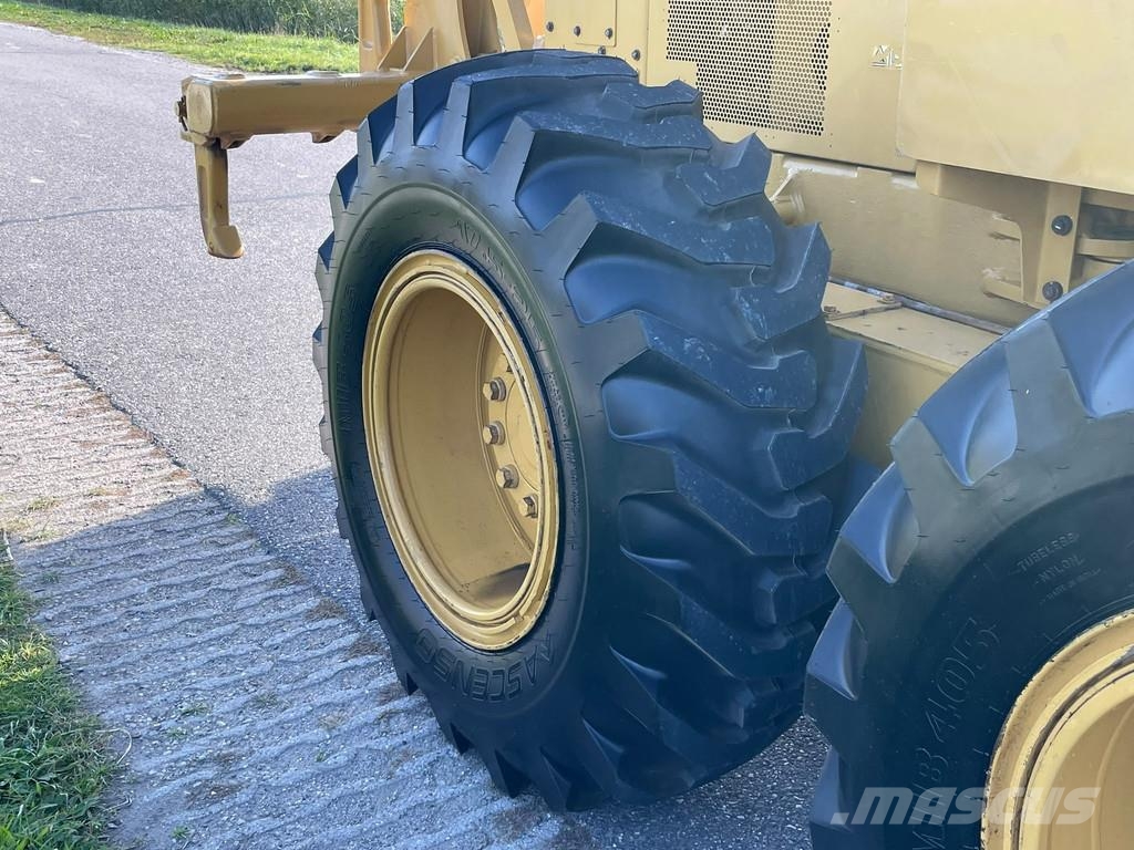 CAT 140k Niveleuse