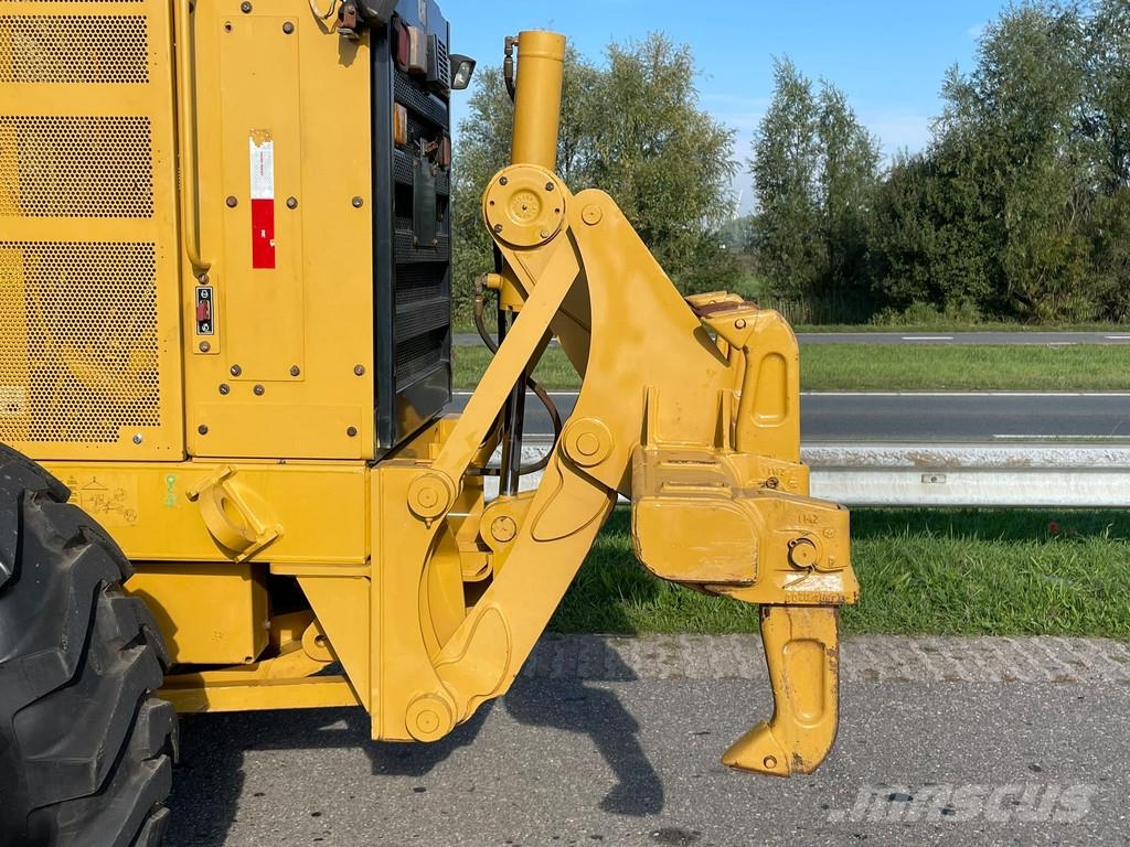 CAT 140k Niveleuse