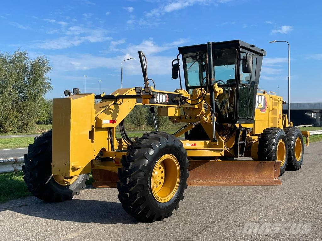 CAT 140k Niveleuse
