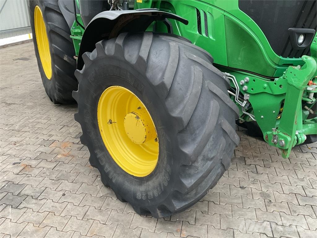 John Deere 6215R Tratores Agrícolas usados