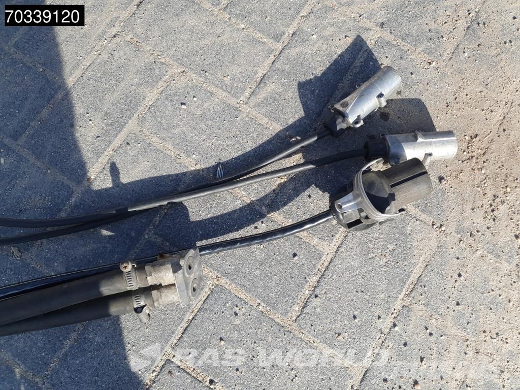 Bulthuis ADGA 10 3 axles APK 09/27 Lift+Steering Axle Containerchassis