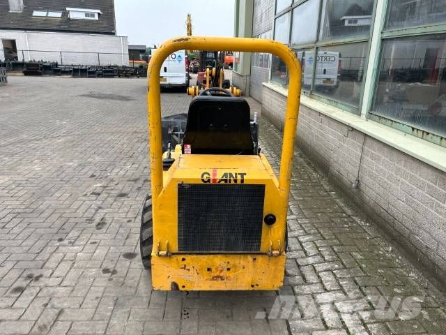 GiANT D 261 S لوادر بعجل