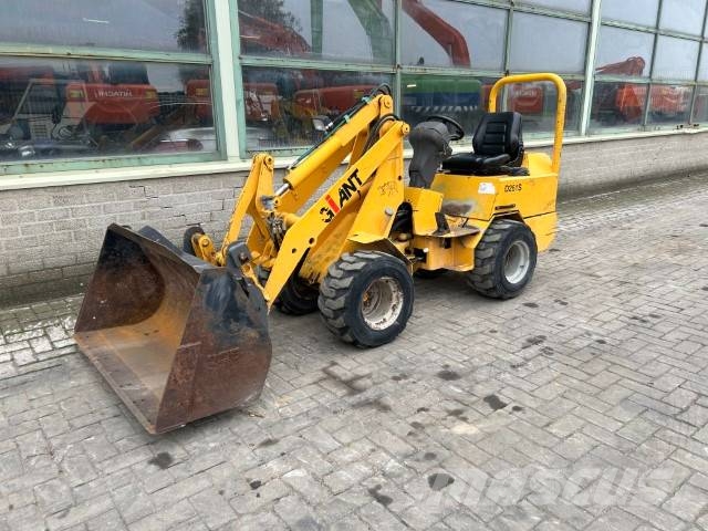 GiANT D 261 S لوادر بعجل