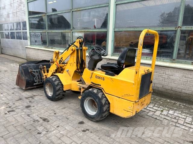 GiANT D 261 S لوادر بعجل