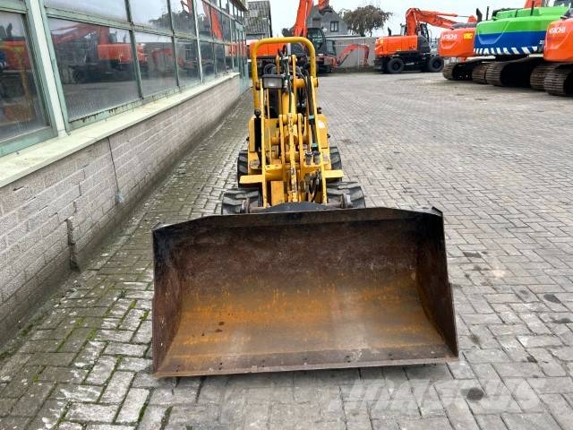 GiANT D 261 S لوادر بعجل