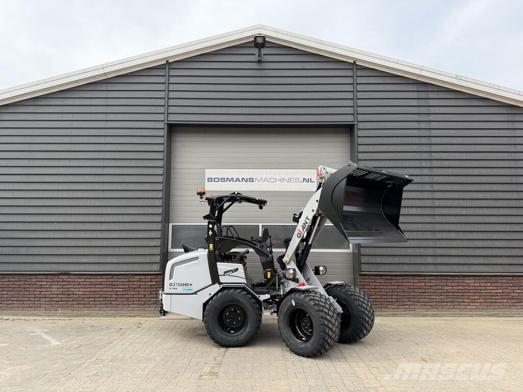 GiANT G2700 X-TRA HD+ shovel / kniklader NIEUW signaalgr Kolesni nakladalci